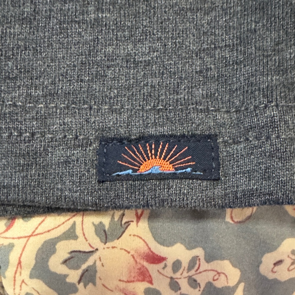 NWT/Faherty Grey Quarter-Zip L/S Shirt - Picture 4 of 7